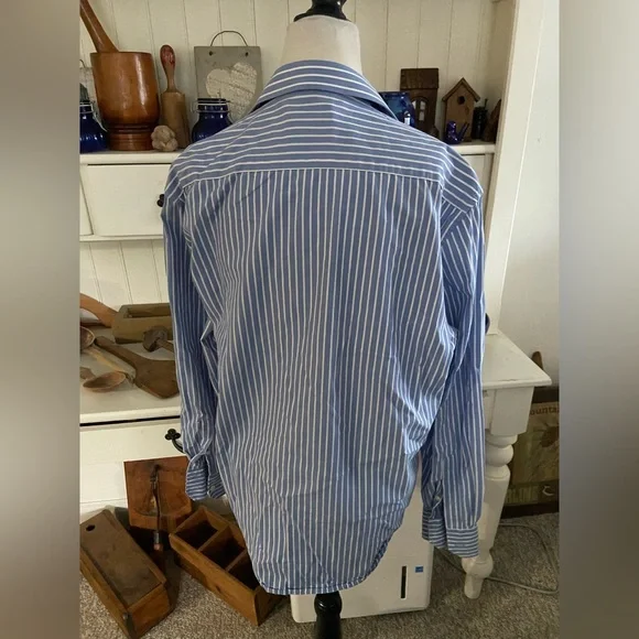 Distinction - Picture 2 of 3